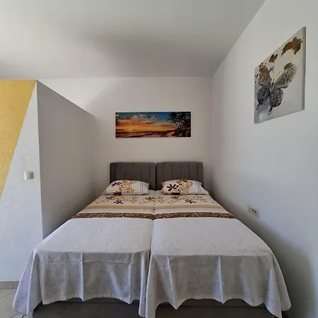Studio Apartman Latica Split Exterior photo