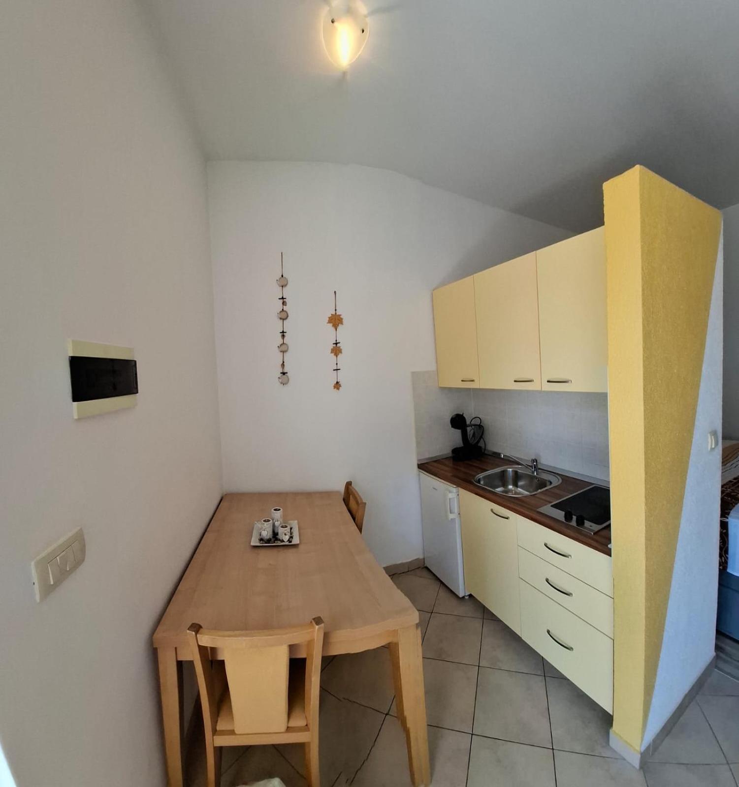 Latica Apartman *